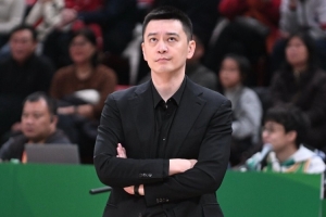 楊鳴：中國籃球其實跟中國足球差不多 楊瀚森在NBA打得很掙紮