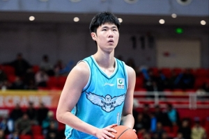 上賽季場均7.5分3板！場均媒體人：青島用頂格C類合同留下趙嘉義