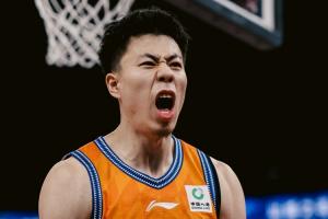 直播吧獨家：上海男籃預計以4年頂薪續約張鎮麟！