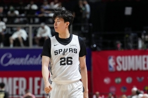 外線很穩！李賢重3記三分球拿下9分7板2助2斷1帽 填滿數據欄