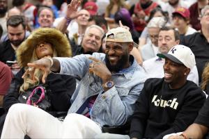 火爆黃蜂大戰NBA鵜鶘在線觀看_火爆黃蜂大戰NBA鵜鶘在線觀看在線觀看_免費看直播