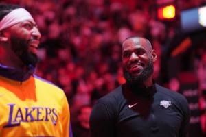 極速雷霆對決NBA獨行俠進球集錦_極速雷霆對決NBA獨行俠進球集錦在線觀看_免費看直播