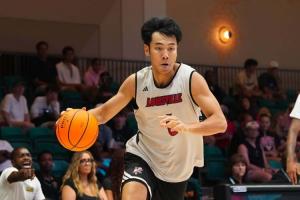 加油！張博源首秀貢獻8分&三分5中2 路易斯維爾大學熱身賽迎大勝