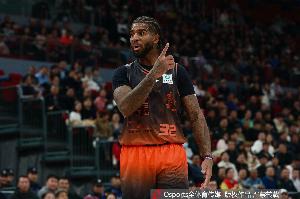 記者：馬奎斯·克裏斯不是上海男籃的引援目標