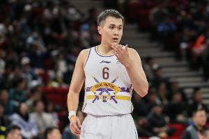 媒體人：北控與張帆達成C類2+1續約合同 新賽季是他在北控的第9年