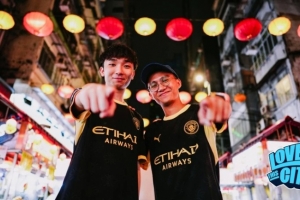 曼城采訪中國香港球迷：看著球隊傾盡全力，真能讓我的心情好起來