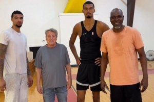 最新雄鹿大戰NBA太陽全場錄像_最新雄鹿大戰NBA太陽全場錄像在線觀看_免費看直播