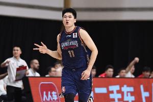 媒體人：同曦接下來應想辦法趕在明年夏天之前轉讓趙柏清的續約權