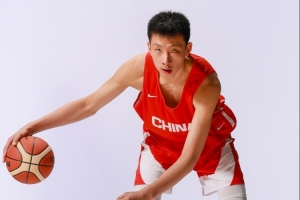 媒體人：中國U18男籃內線的巨大優勢沒發揮出來 三個中鋒隻得12分