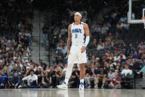 班凱羅：NBA裏的每個人都有天賦 你不能神一場後就拉幾場