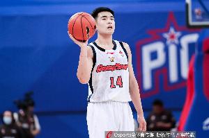 上賽季場均4分！媒體人：廣東預計與張文逸達成一年C類續約合同